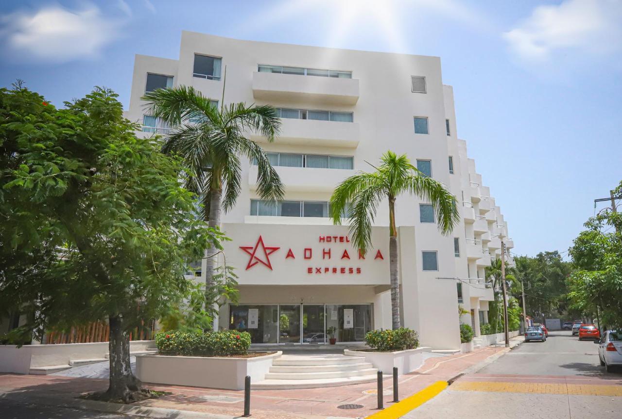 Adhara Express Hotel Cancún Exterior foto