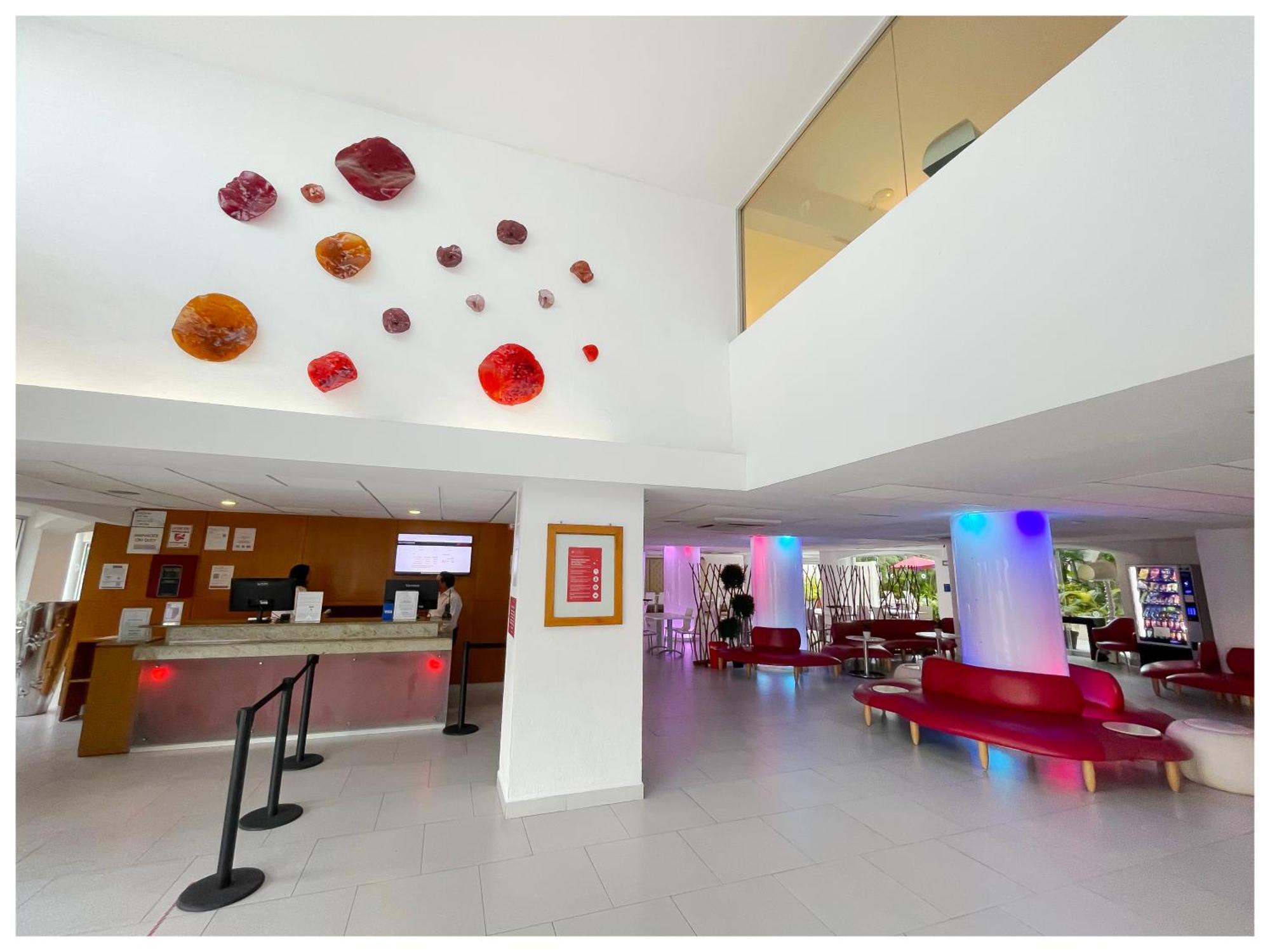 Adhara Express Hotel Cancún Exterior foto
