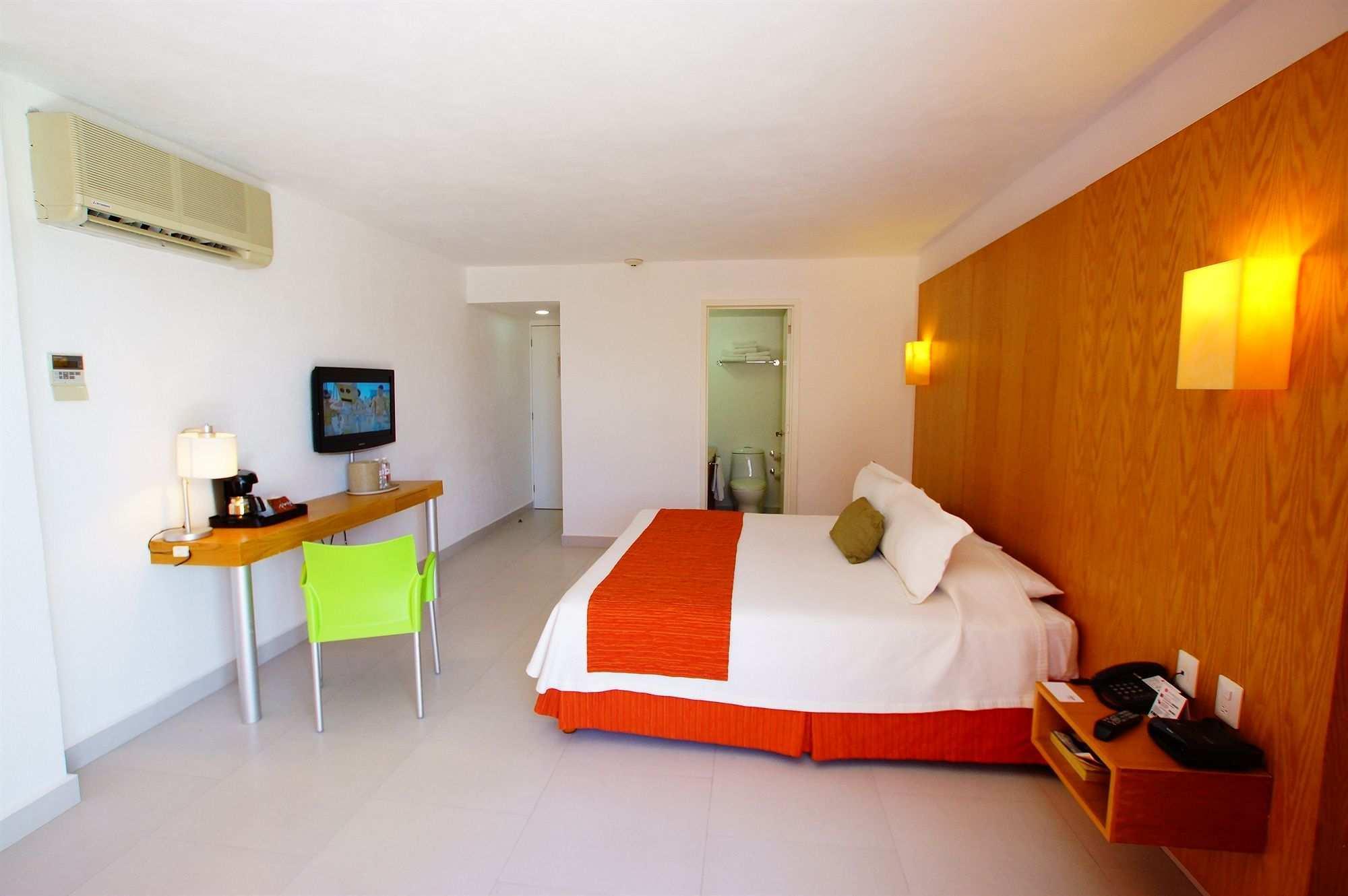 Adhara Express Hotel Cancún Exterior foto