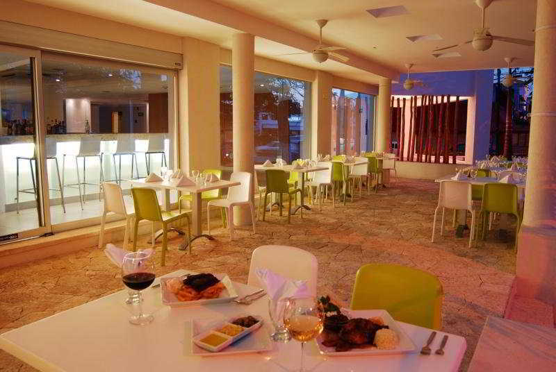 Adhara Express Hotel Cancún Restaurant foto